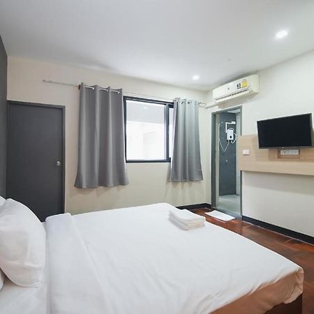 Z Go Inn Bts St Louis Silom V โกอินน์ บีทีเอส เซนต์หลุยส์ สีลม 3 Bangkok Buitenkant foto