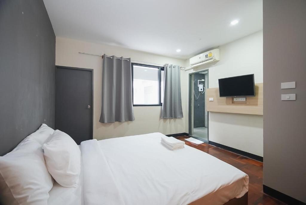 Z Go Inn Bts St Louis Silom V โกอินน์ บีทีเอส เซนต์หลุยส์ สีลม 3 Bangkok Buitenkant foto