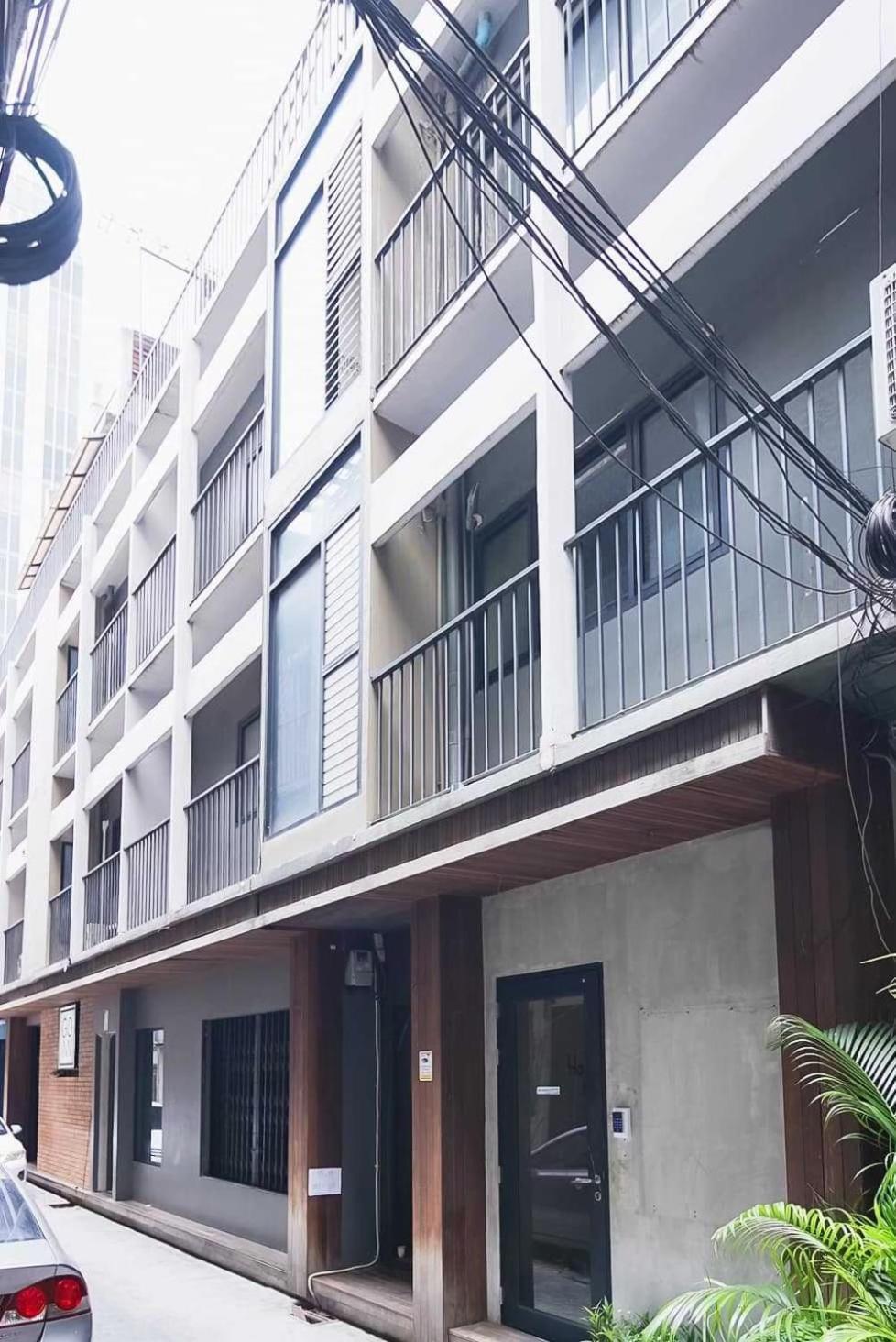 Z Go Inn Bts St Louis Silom V โกอินน์ บีทีเอส เซนต์หลุยส์ สีลม 3 Bangkok Buitenkant foto